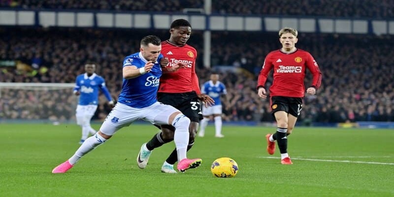 Man United hướng tới 3 điểm trọn vẹn để củng cố thứ hạng Top 4